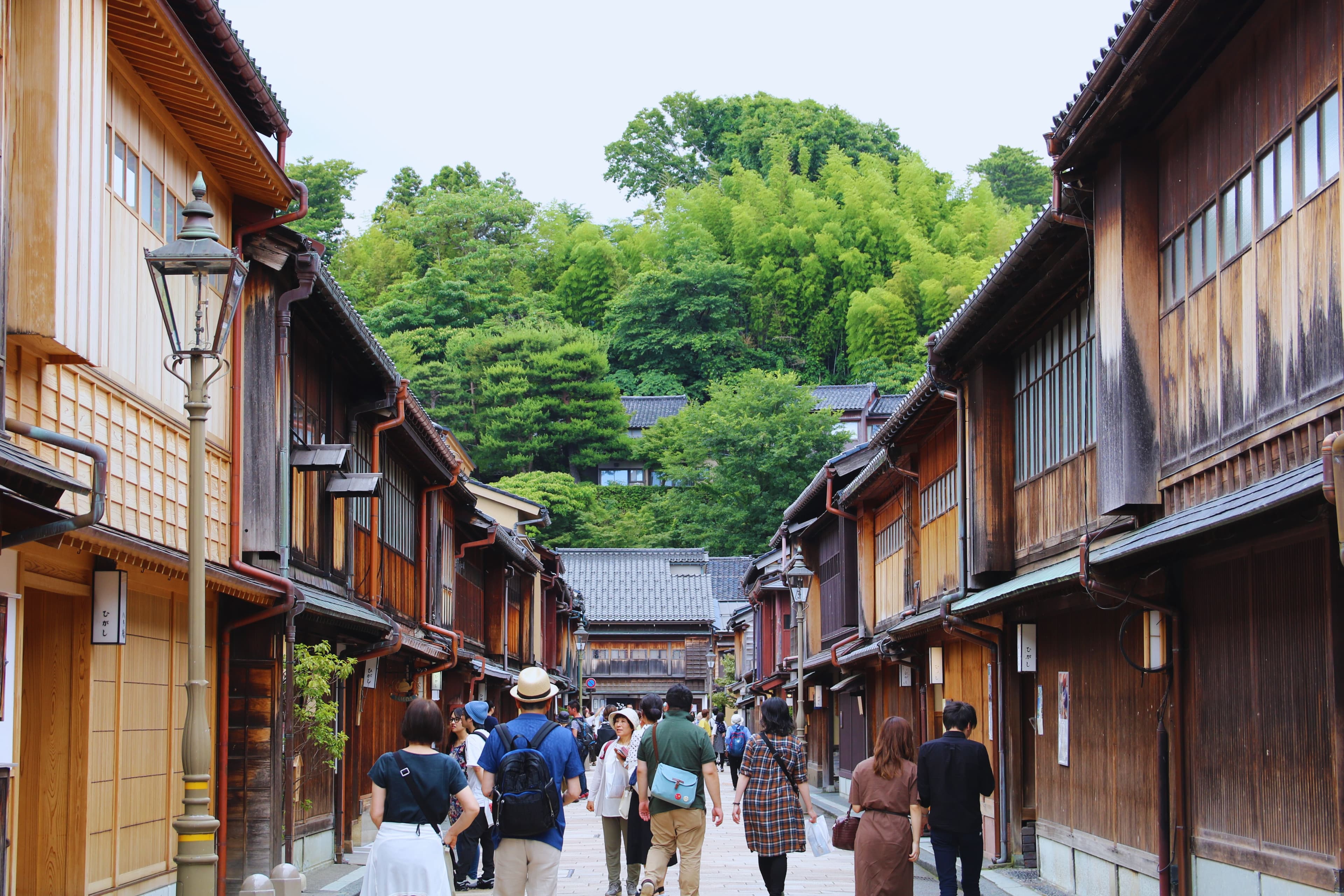 Calle del distrito histórico Higashi Chaya de Kanazawa